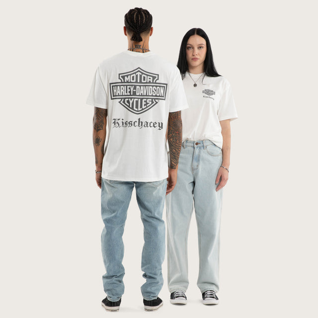 Model wears Speed Relaxed Tee Natural White T-Shirts White – image 2