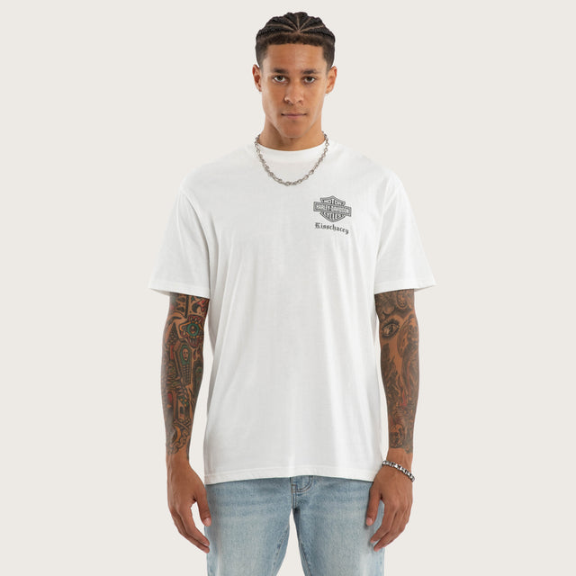Model wears Speed Relaxed Tee Natural White T-Shirts White – image 3