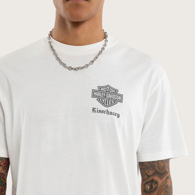 Model wears Speed Relaxed Tee Natural White T-Shirts White – image 4