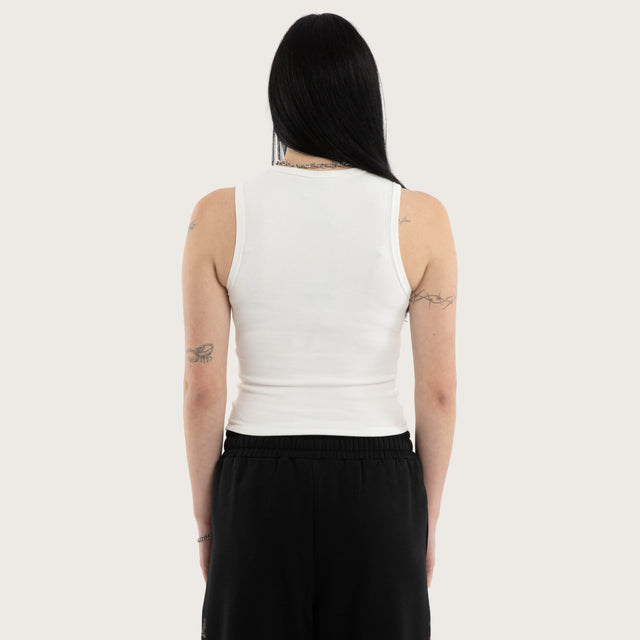 Model wears Harley-Davidson Tune Rib Tank Natural White Tanks in White - Image 3