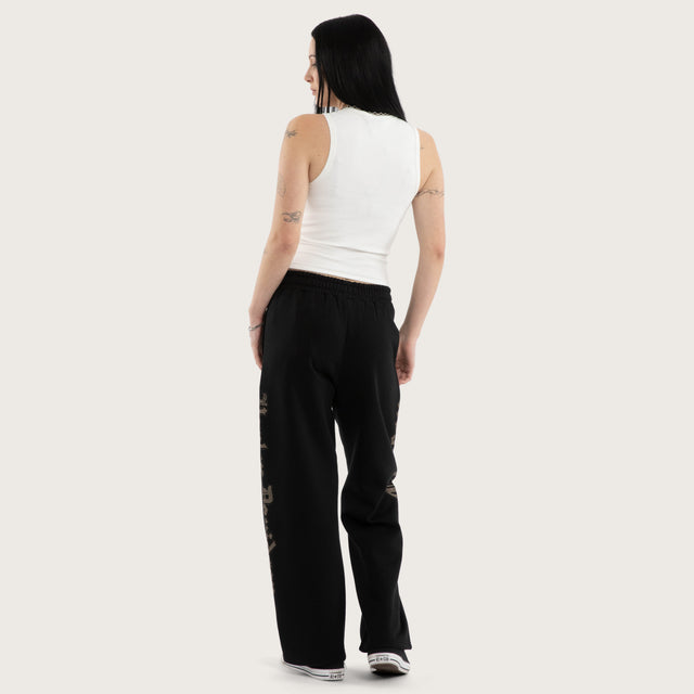 Model wears Harley-Davidson Tune Rib Tank Natural White Tanks in White - Image 5