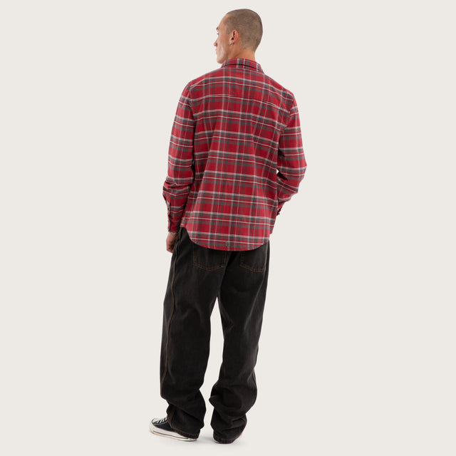 Model wears Discord Casual LS Shirt Blissful Check Long Sleeve Shirts Brown – image 4