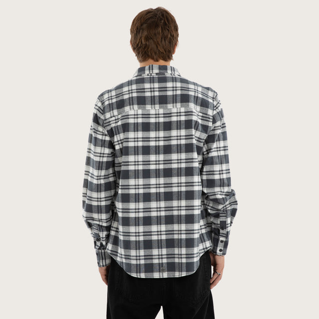 Model wears Vista Longsleeve Shirt Grey Check Long Sleeve Shirts in Grey - Image 3