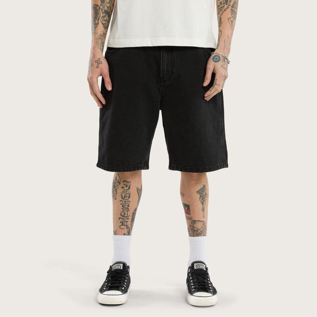 K6 Denim Jort Worn Black