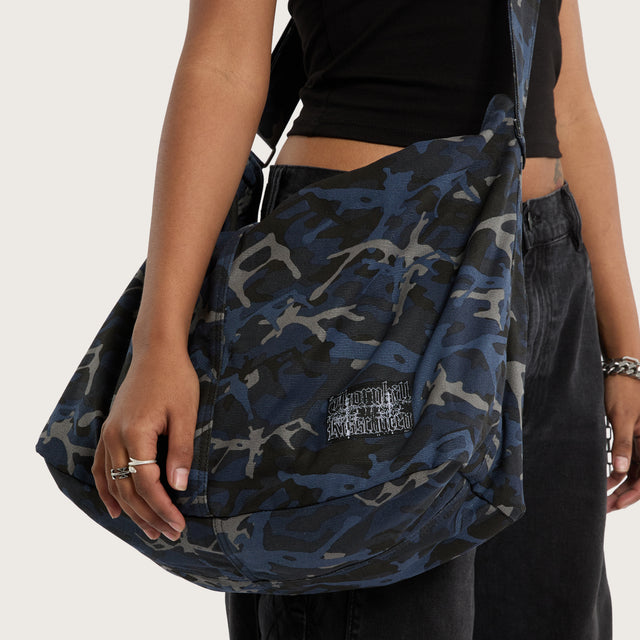 Disappear Messenger Bag Bat Camo