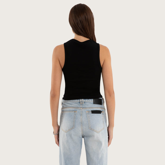 Model wears Iris Rib Tank Jet Black T-Shirts  – image 3