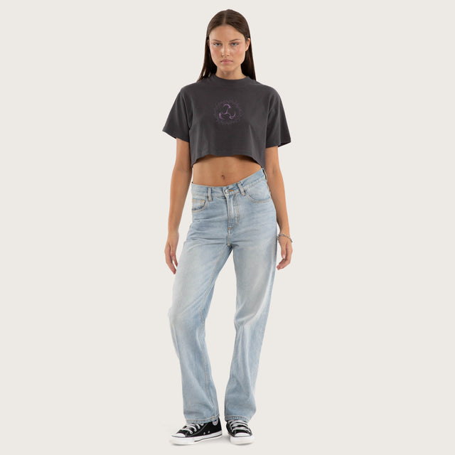 Model wears Elara Crop Tee Asphalt T-Shirts  – image 5