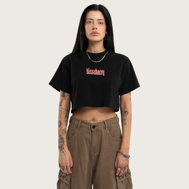 Model wears Raven Crop Tee Pigment Alloy T-Shirts Grey – image 1