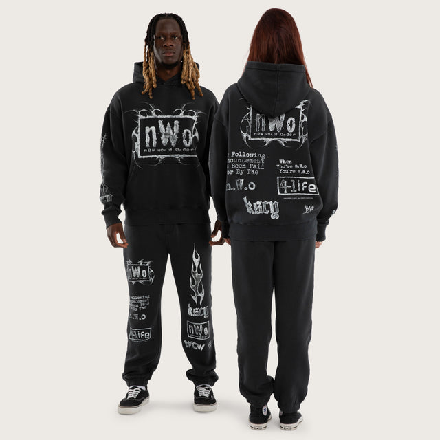 Model wears NWO 4 Life Oversized Hoodie Pig/Min Anthracite Black Hoodies Black – image 5