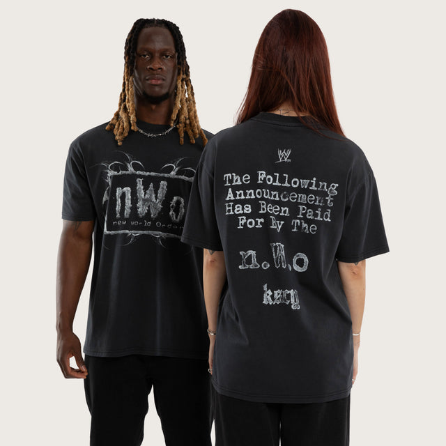 Model wears NWO 4 Life Box Fit Tee Pigment Anthracite Black T-Shirts Black – image 1