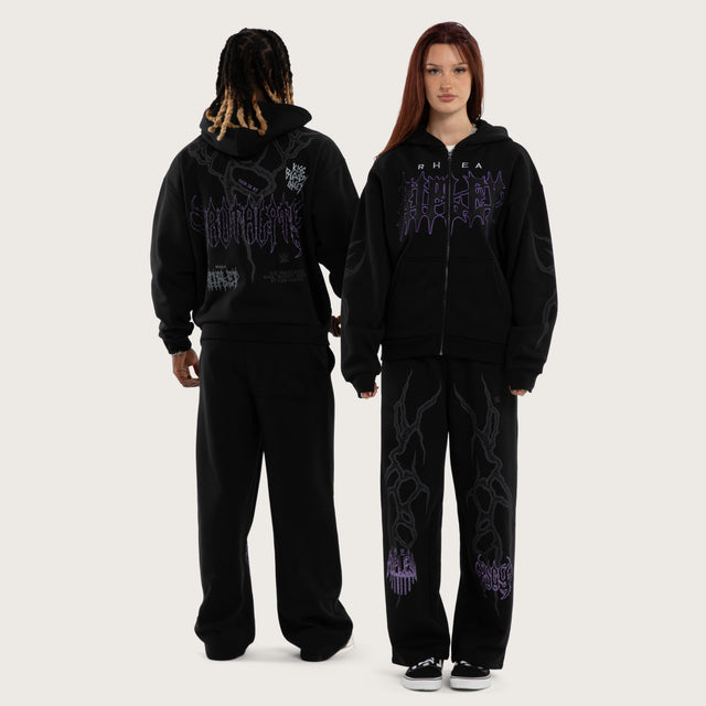 Model wears Ripley Chaos Street Zip Hoodie Anthracite Black Hoodies Black – image 5
