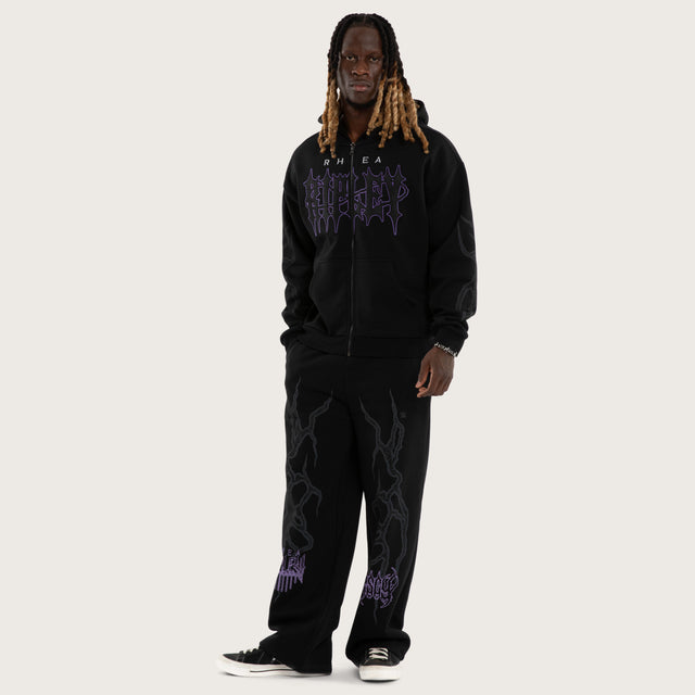 Model wears Ripley Chaos Street Zip Hoodie Anthracite Black Hoodies Black – image 2