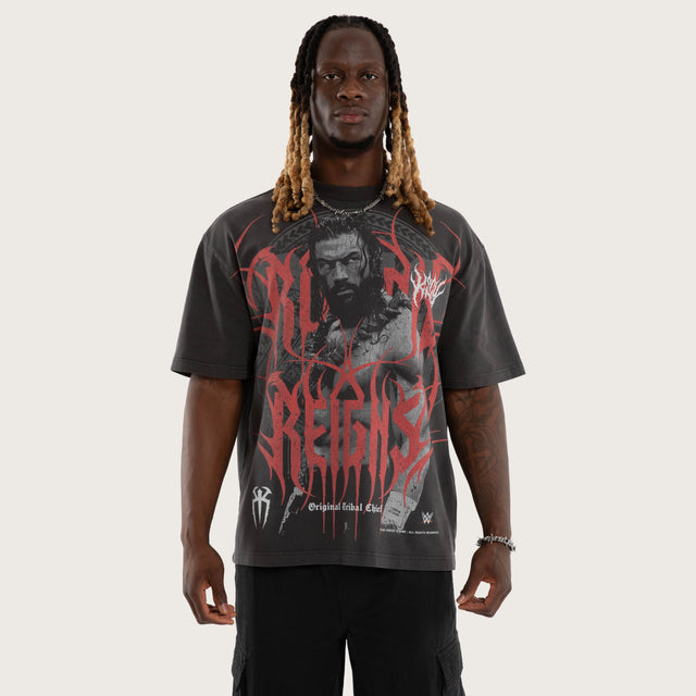 Model wears RO Tribal Street Tee Pigment Jet Black T-Shirts Black – image 6