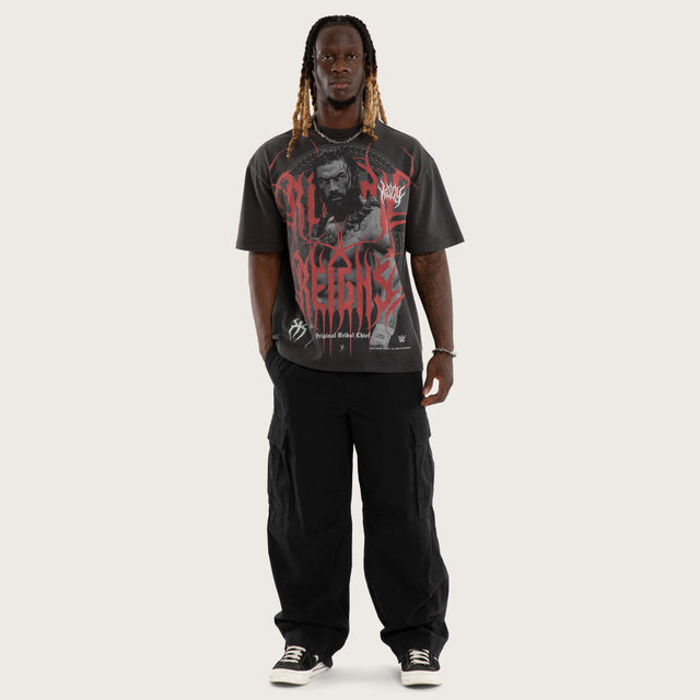 Model wears RO Tribal Street Tee Pigment Jet Black T-Shirts Black – image 3