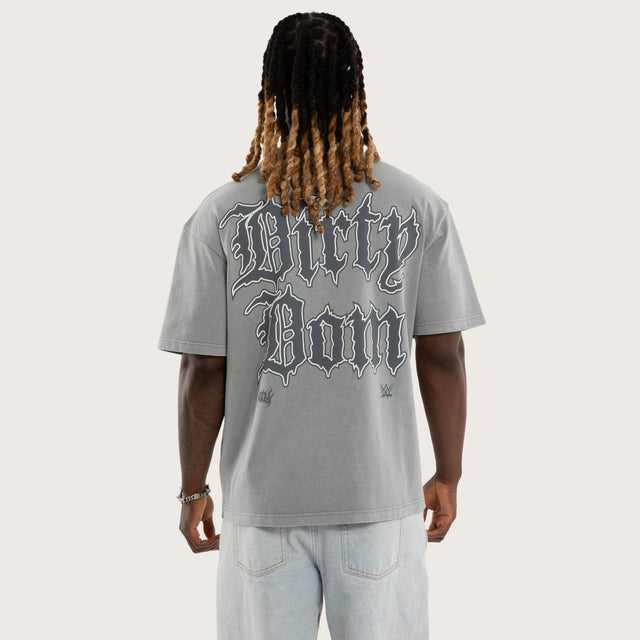 Model wears Dom Mysterio Street Tee Pigment Ultimate Grey T-Shirts Grey – image 6