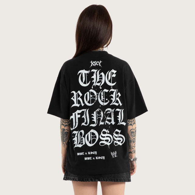 Model wears The Rock Street Tee Anthracite Black T-Shirts Black – image 2