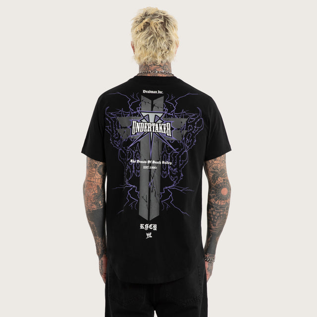 Model wears Undertaker Dual Curved Tee Jet Black T-Shirts Black – image 1