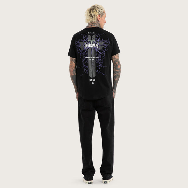 Model wears Undertaker Dual Curved Tee Jet Black T-Shirts Black – image 4