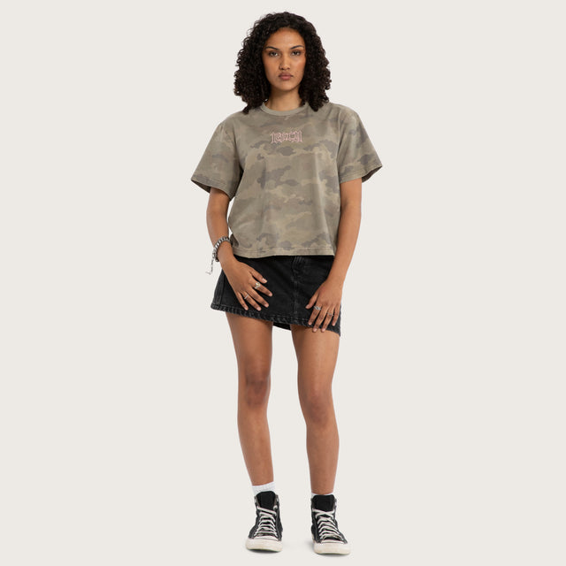 Model wears Resolute Rebel Tee Airwolf Camo T-Shirts in Camo Image - 5