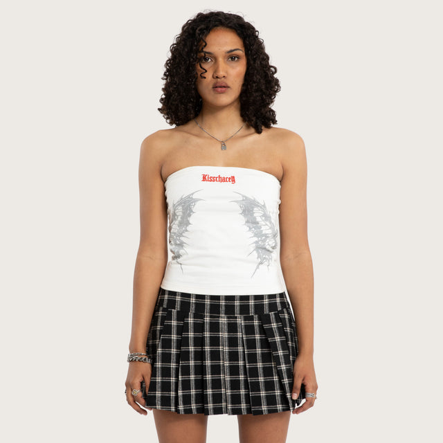 Model wears Reborn Bandeau Top Optical White T-Shirts in Black Image - 1