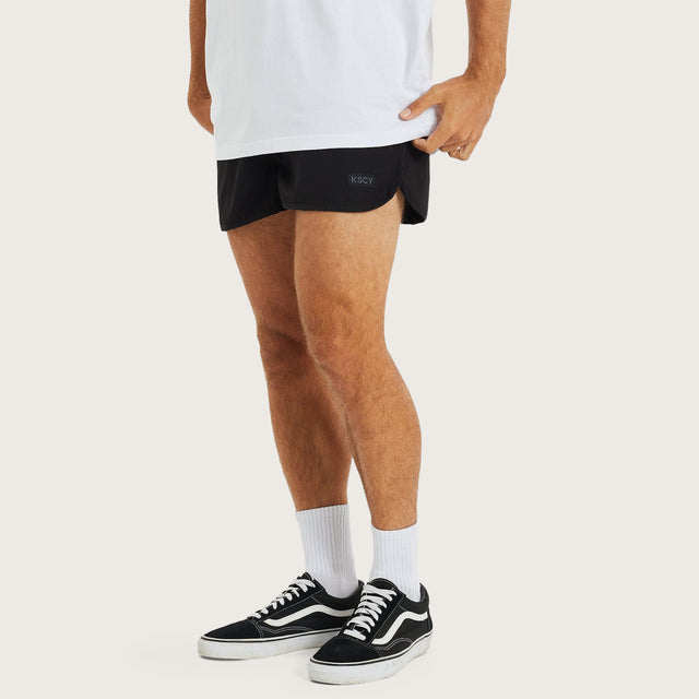 Darkside Runner Shorts Jet Black