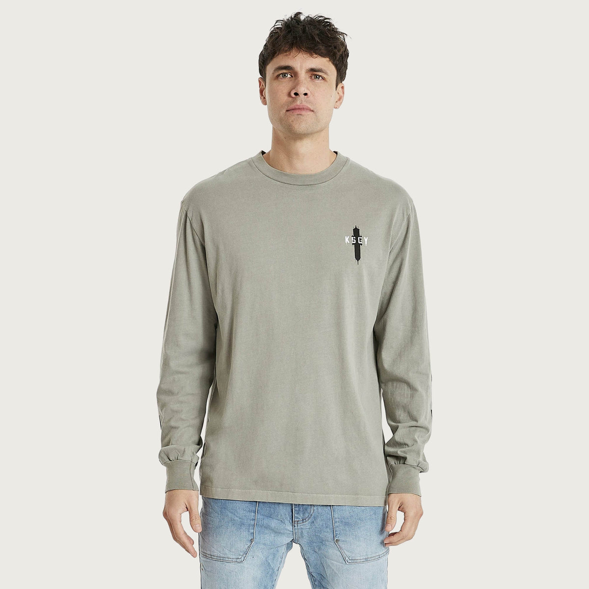 Ridges Relaxed Long Sleeve Tee in Grey | Kiss Chacey